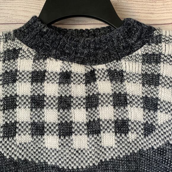 Vintage Nan Dorsey Gray and White Check and Floral Knit Sweater - Picture 11 of 15